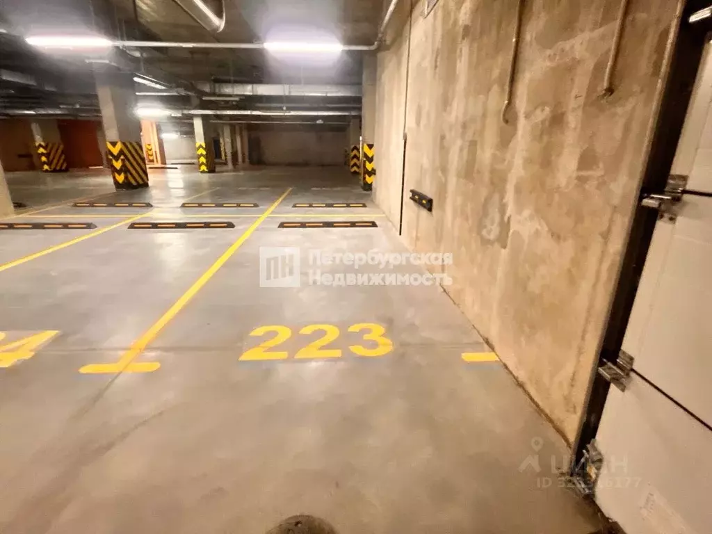 Гараж в Санкт-Петербург Ремесленная ул., 15 (12 м) - Фото 1