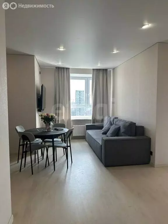 2-комнатная квартира: Тюмень, улица Мельникайте, 2к18 (59.6 м) - Фото 1