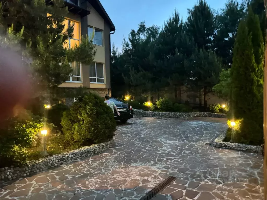 Дом в Москва д. Десна, ул. Набережная (350 м) - Фото 1