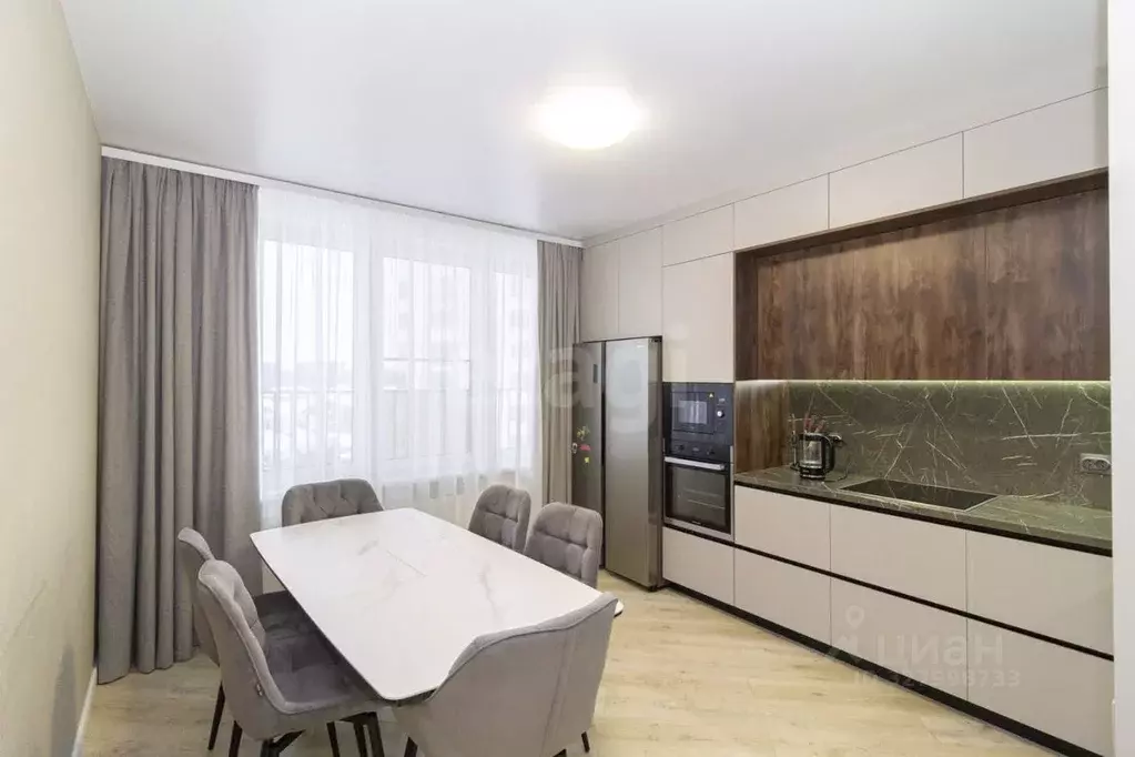 2-к кв. Тюменская область, Тюмень ул. Фармана Салманова, 3 (61.0 м) - Фото 2