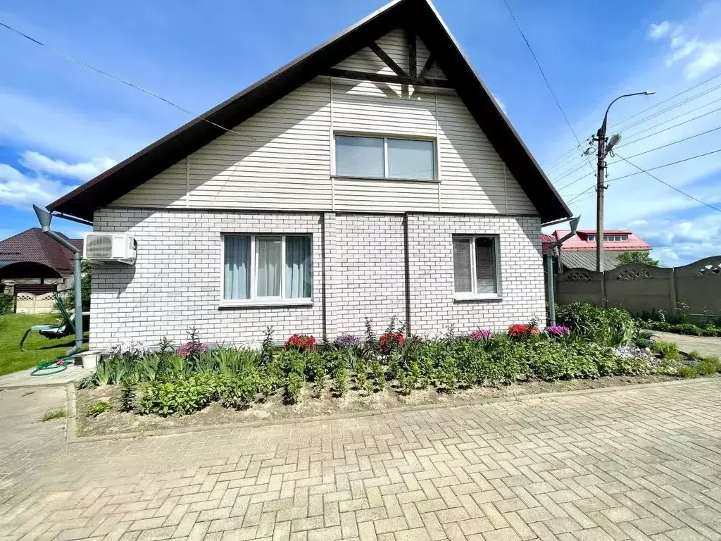 Дом в Смоленская область, Ярцево ул. Братьев Шаршановых, 10 (100 м) - Фото 1