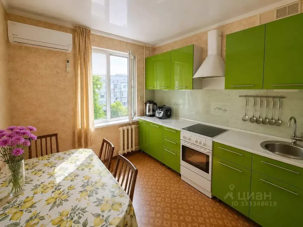 4-к кв. Крым, Щелкино Ленинский район, 60А (72.4 м) - Фото 1