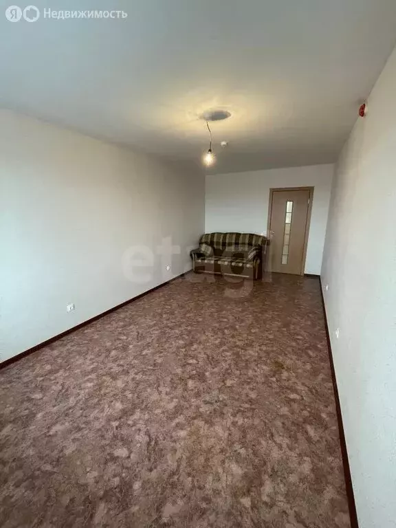 3-комнатная квартира: Киров, микрорайон Коминтерновский, улица ... - Фото 1