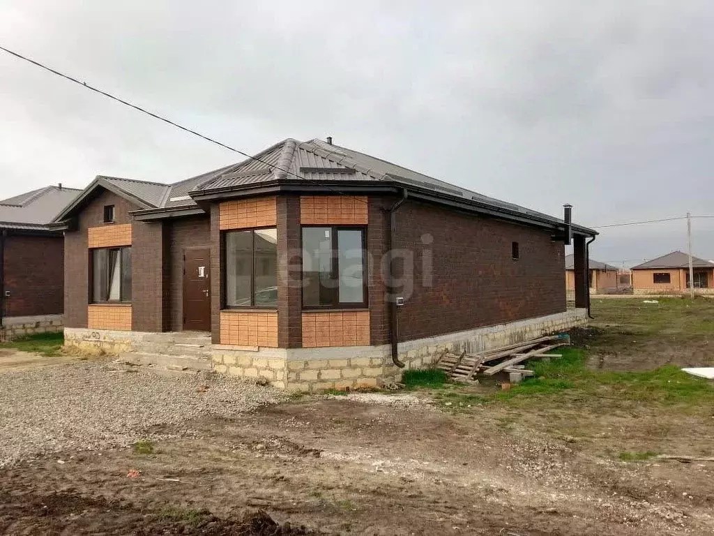 Дом в Ставропольский край, Михайловск Шпаковский район, ул. Андрея ... - Фото 1