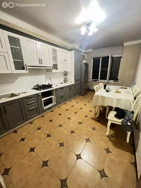 2-комнатная квартира: Махачкала, улица Даниялова, 100 (60 м) - Фото 1