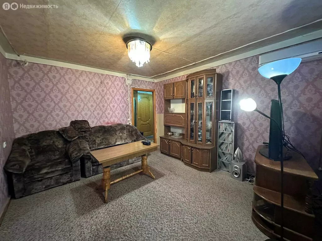 3-комнатная квартира: Шахты, улица Ворошилова, 11 (56 м) - Фото 1
