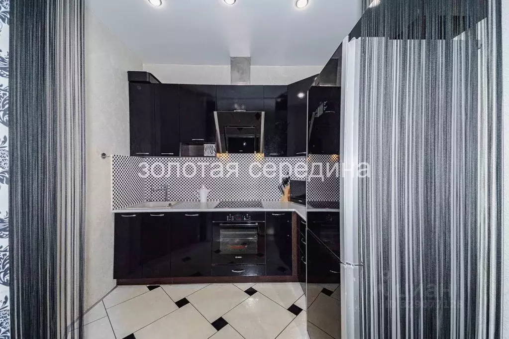 1-к кв. Свердловская область, Екатеринбург ул. Папанина, 18 (47.0 м) - Фото 1