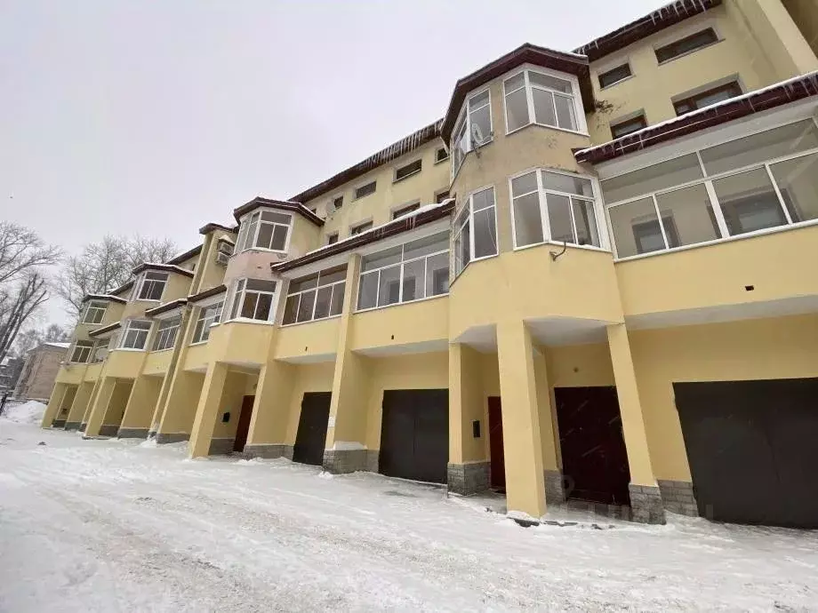 5-к кв. Пермский край, Березники ул. Пятилетки, 24А (320.3 м) - Фото 0