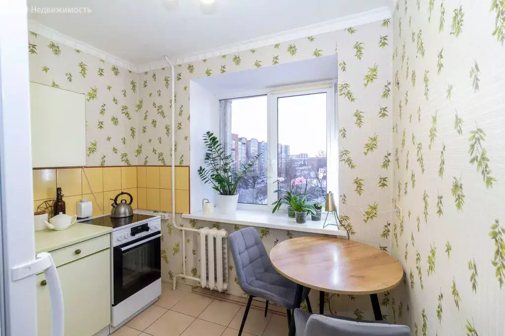 2-комнатная квартира: Тюмень, улица 9 Января, 4 (40.6 м) - Фото 1