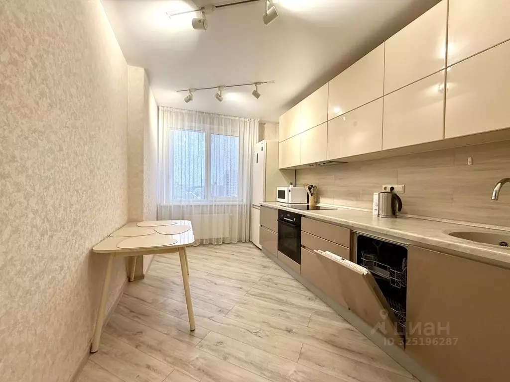 3-к кв. Татарстан, Казань Комсомольская ул., 2 (81.0 м) - Фото 1