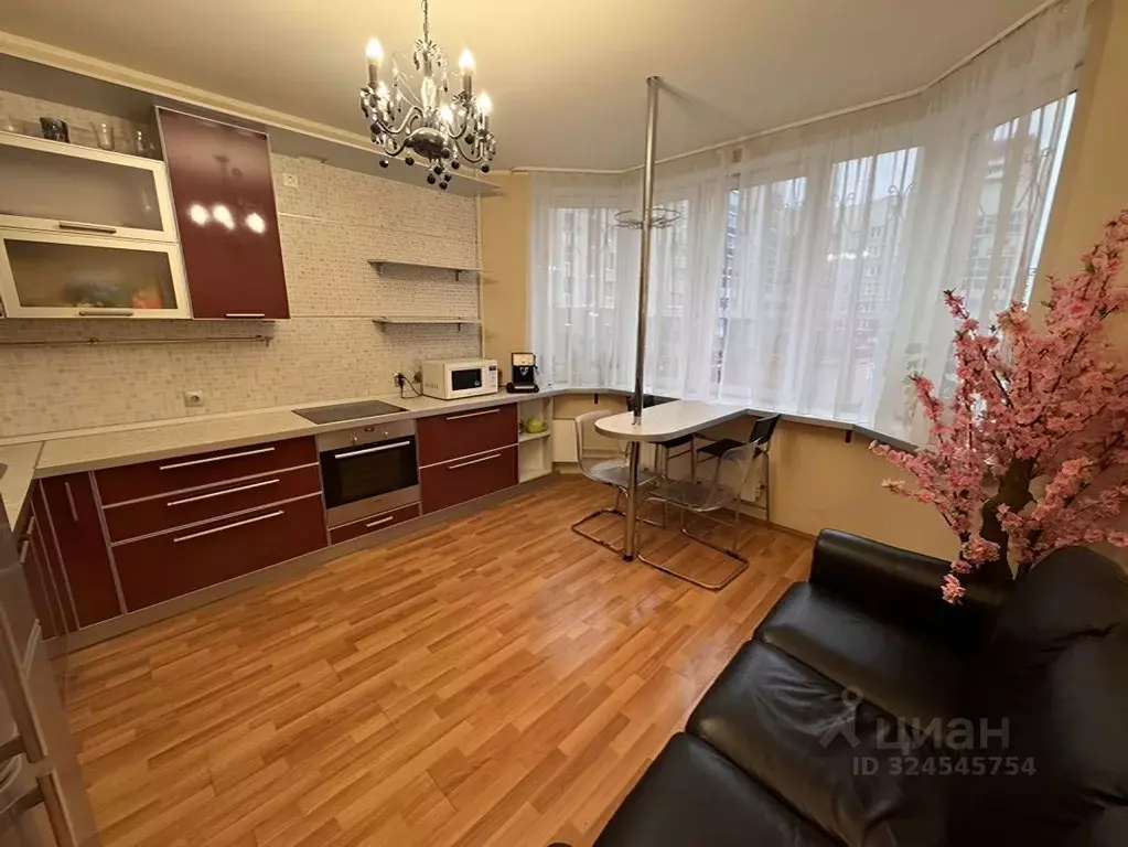 2-к кв. Свердловская область, Екатеринбург ул. Калинина, 22 (67.0 м) - Фото 1