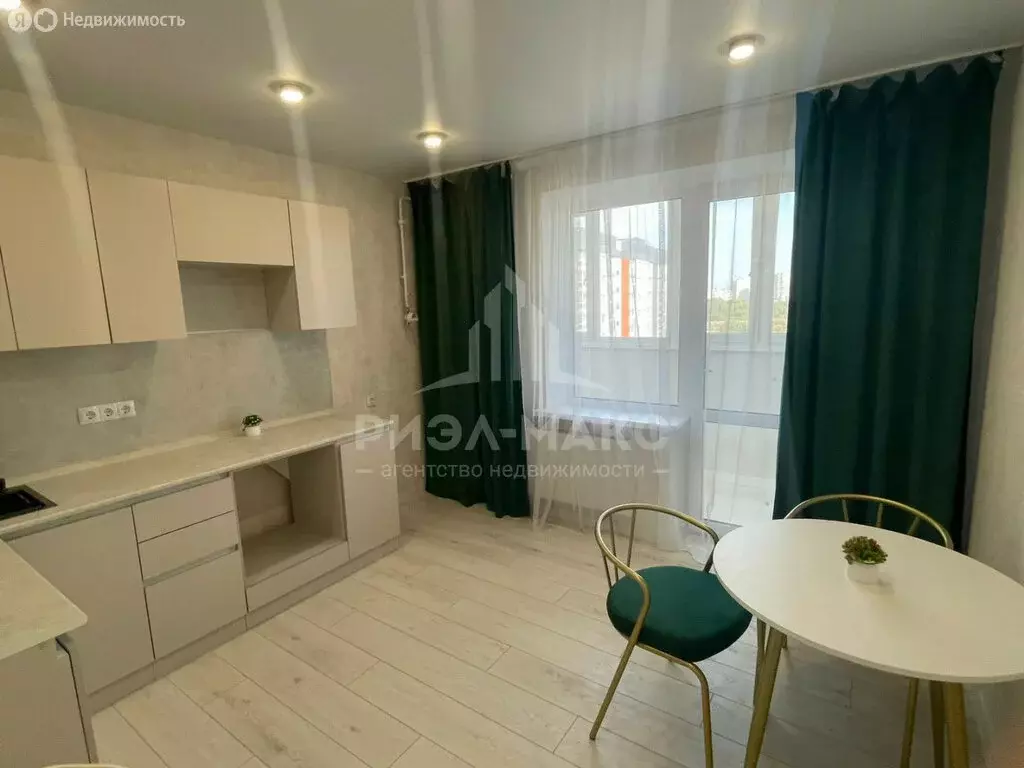 1-комнатная квартира: Брянск, улица А.К. Толстого, 3А (38 м) - Фото 0