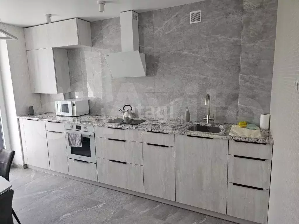 1-к. квартира, 40 м, 4/9 эт. - Фото 1