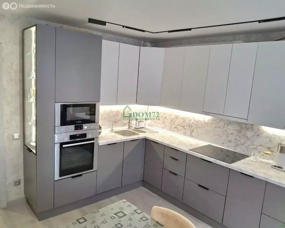 2-комнатная квартира: Тюмень, улица Николая Семёнова, 33к1 (66.5 м) - Фото 0