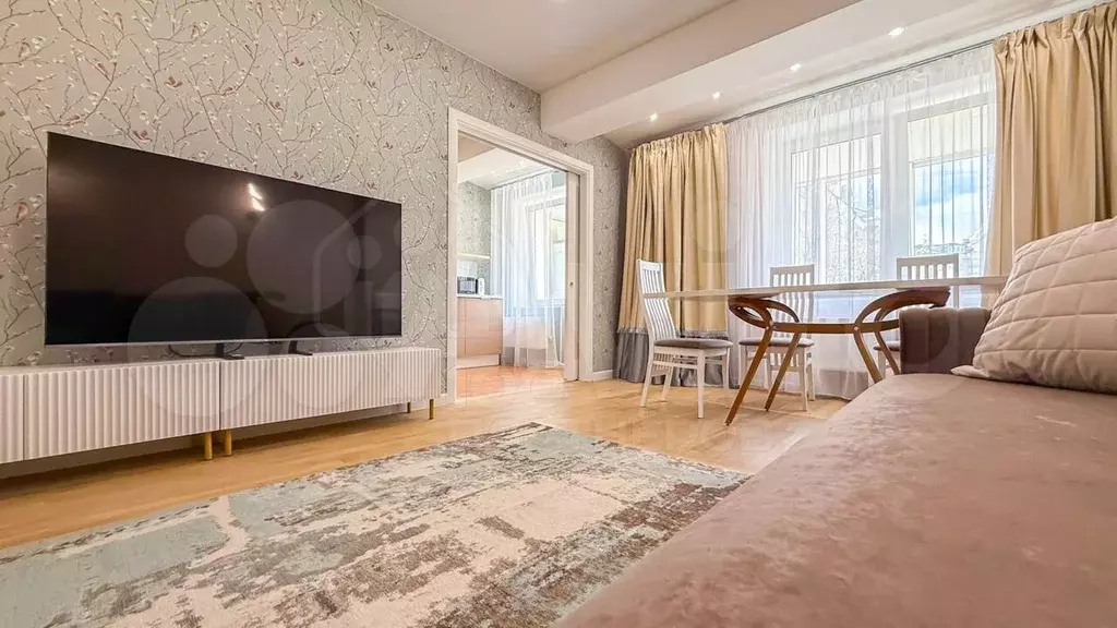 3-к. квартира, 90 м, 2/10 эт. - Фото 1