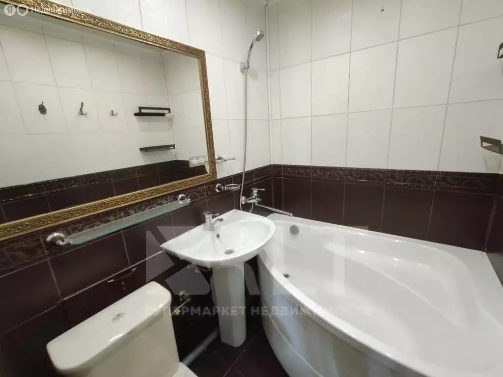 3-комнатная квартира: Каспийск, улица Орджоникидзе, 28 (60 м) - Фото 1