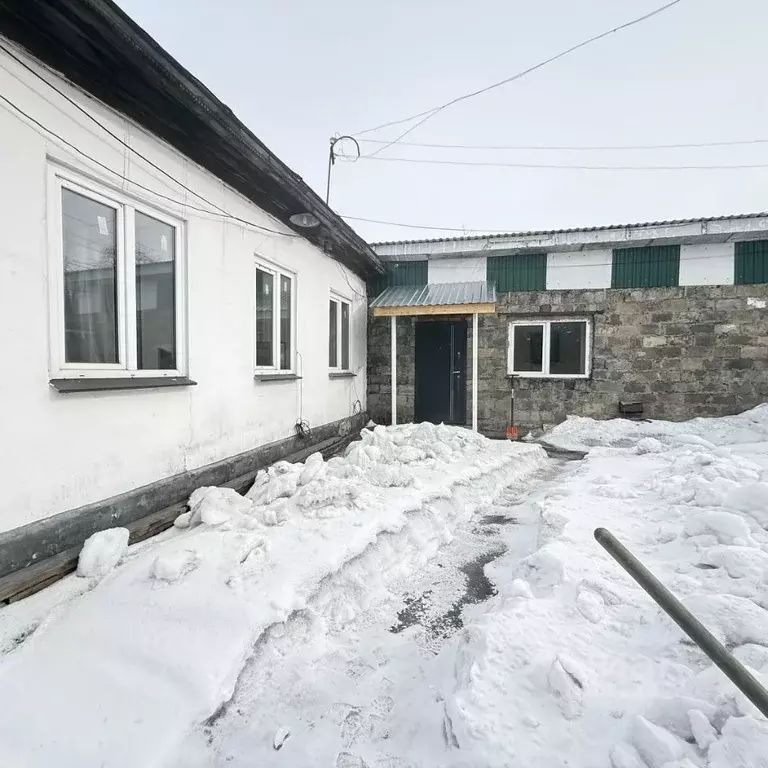 Дом в Кемеровская область, Новокузнецк Защитная ул., 13 (48 м) - Фото 2
