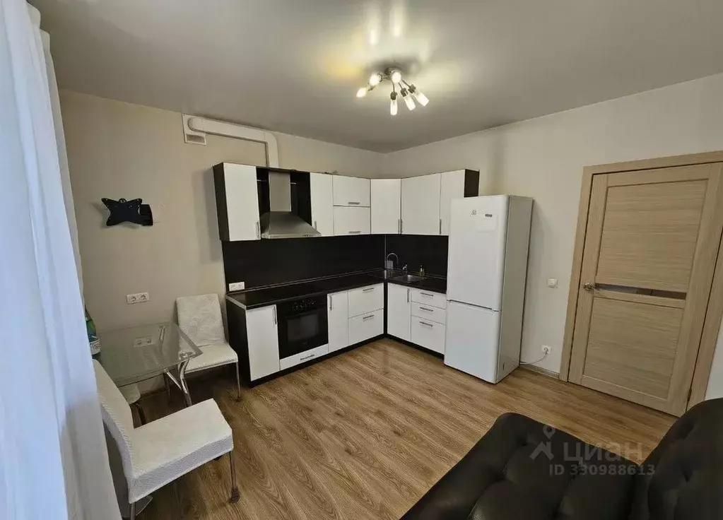 3-к кв. Свердловская область, Екатеринбург ул. Тверитина, 42к1 (102.0 ... - Фото 1