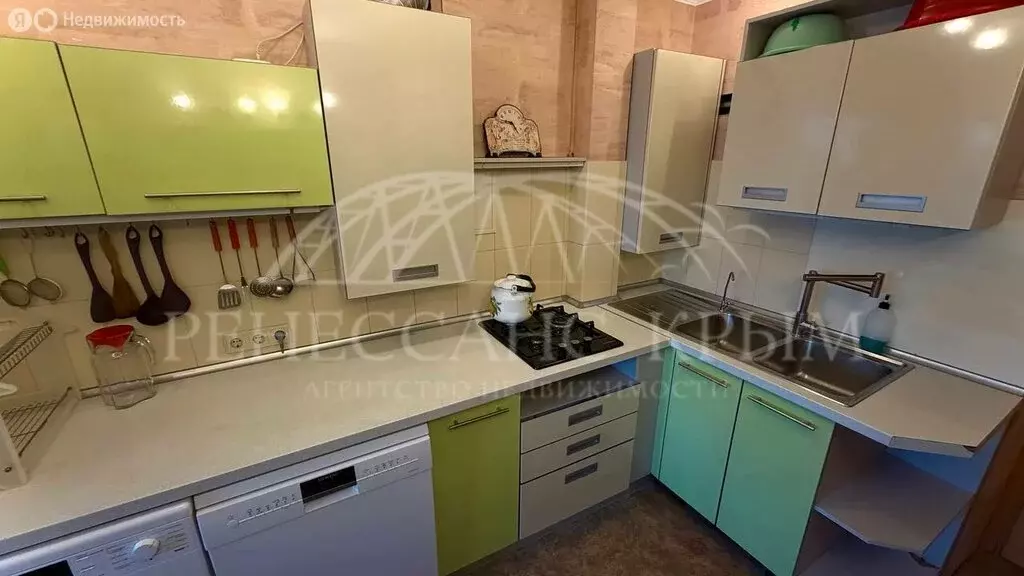 3-комнатная квартира: Севастополь, улица Адмирала Юмашева, 15Б (73 м) - Фото 2