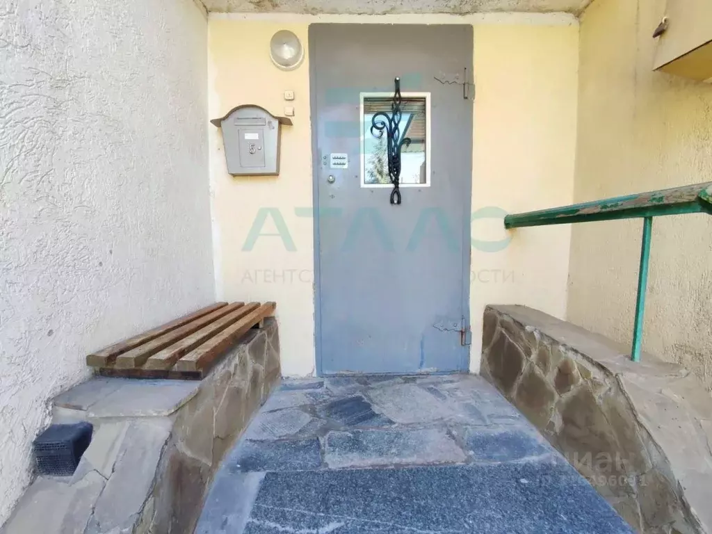 3-к кв. Крым, Симферополь ул. Ушакова, 5/5 (95.6 м) - Фото 0