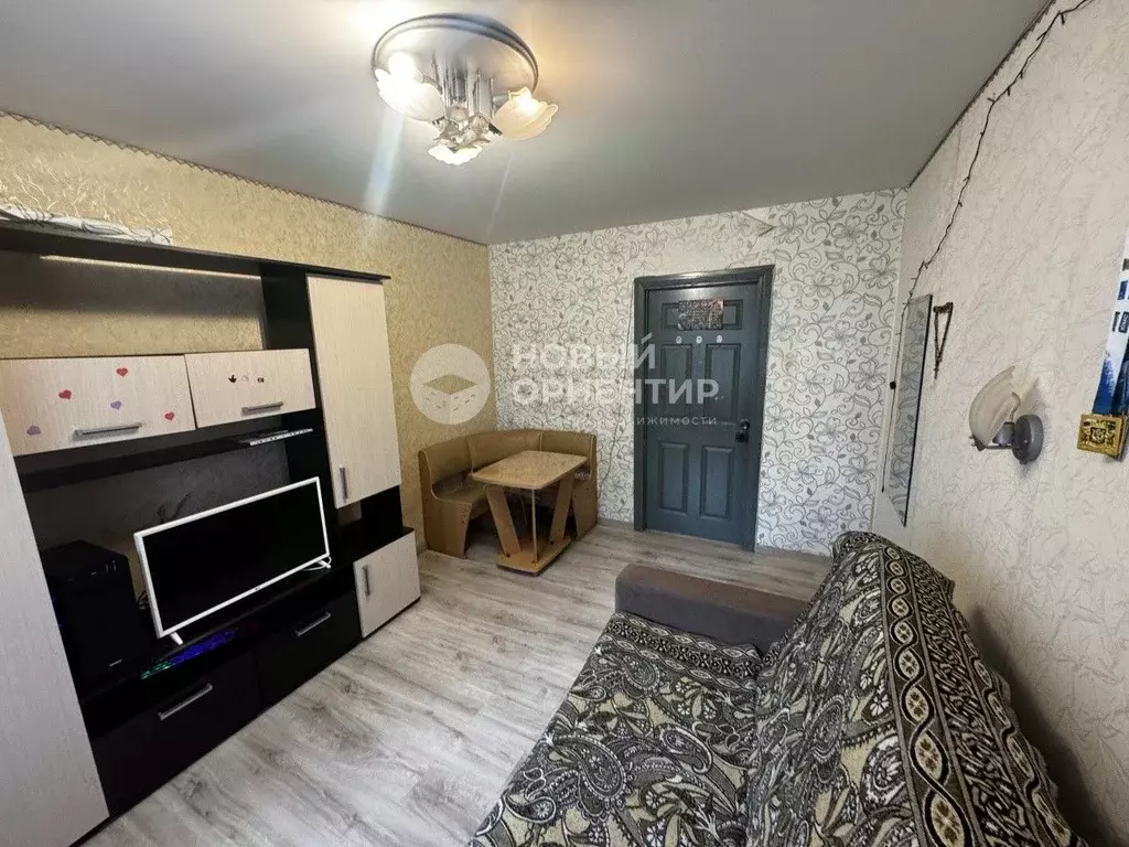Комната Свердловская область, Екатеринбург ул. Декабристов, 9 (13.1 м) - Фото 0