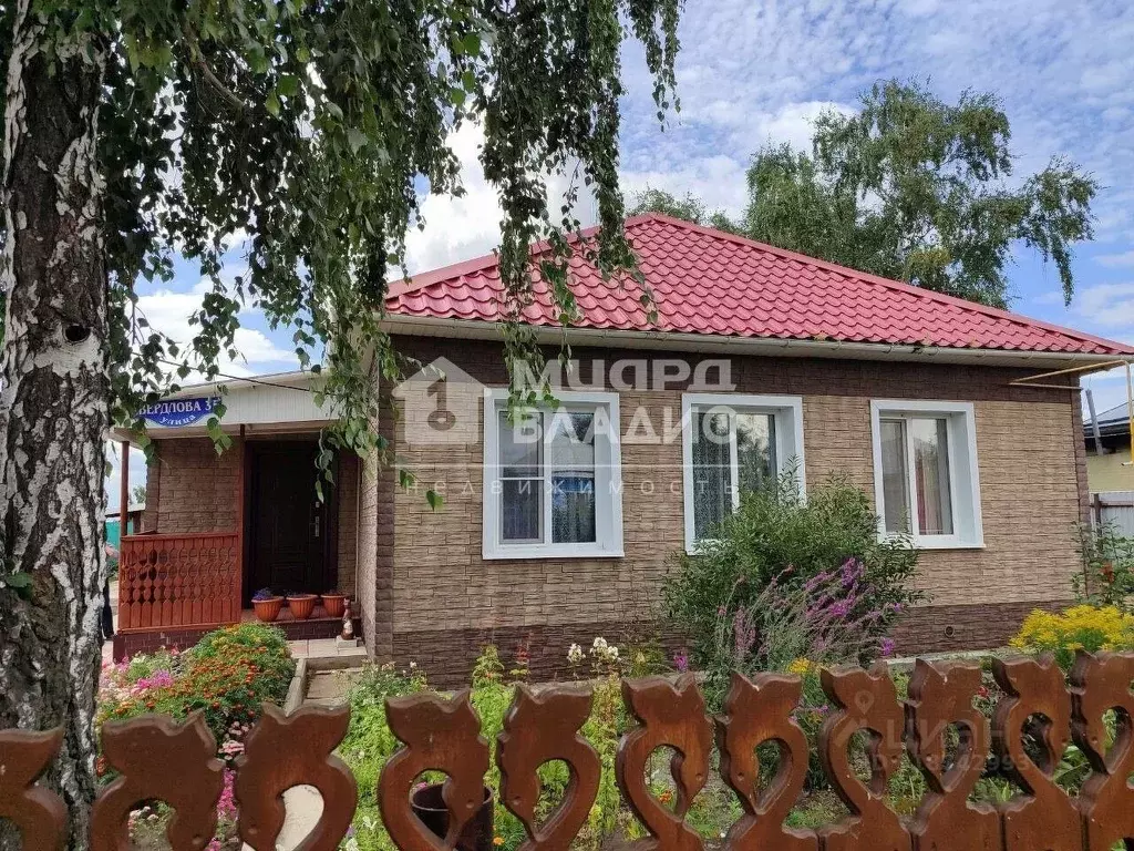 Дом в Омская область, Шербакуль рп ул. Свердлова, 35 (150 м) - Фото 0