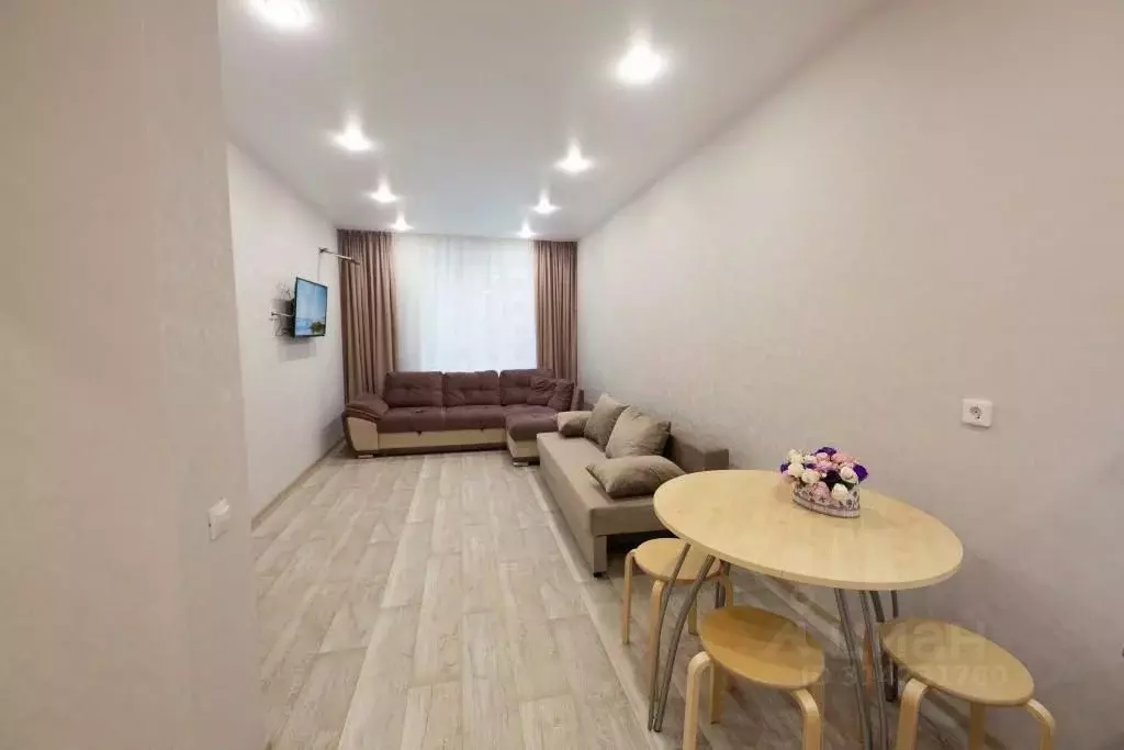 1-к кв. Тюменская область, Тюмень ул. Республики, 204к3 (50.0 м) - Фото 1