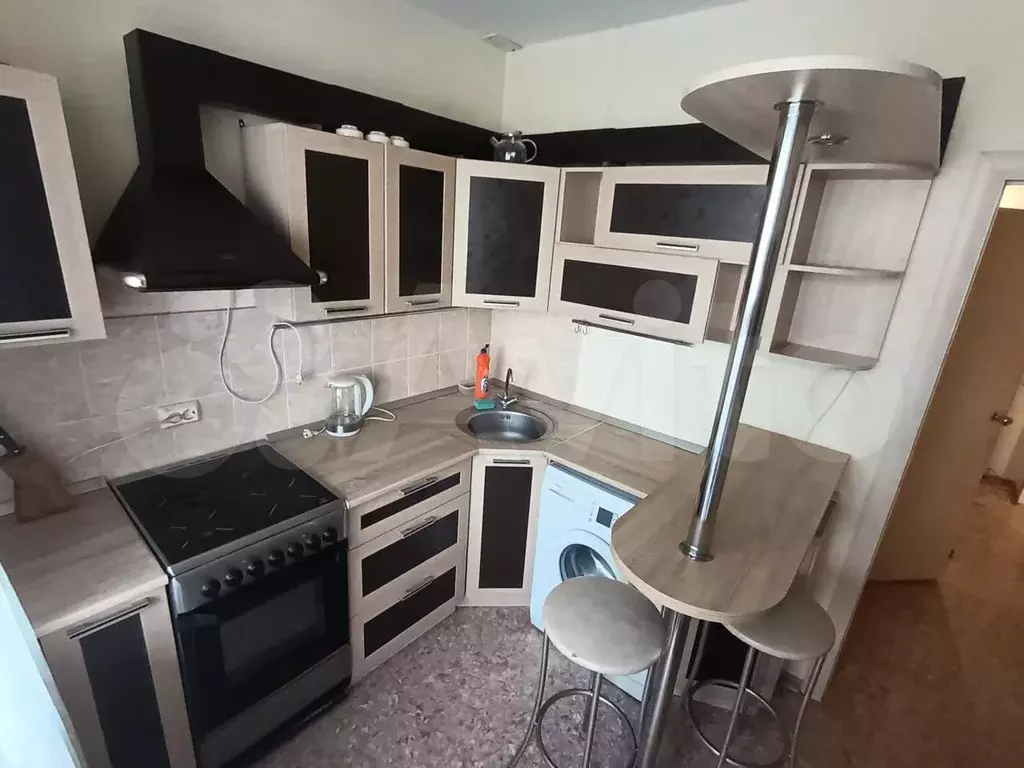 10 и более-к. квартира, 40 м, 9/11 эт. - Фото 1