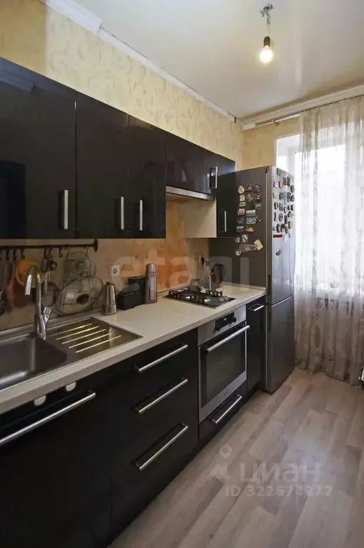 3-к кв. Омская область, Омск ул. Маяковского, 17 (63.8 м) - Фото 1