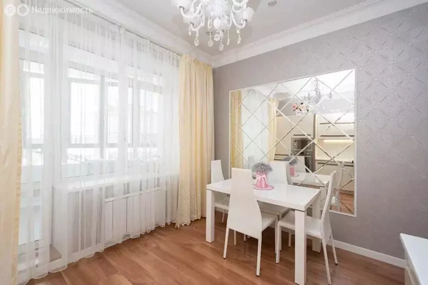 2-комнатная квартира: Иркутск, Дальневосточная улица, 108 (54.6 м) - Фото 0