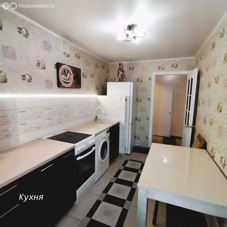 4-комнатная квартира: Хабаровск, улица Яшина, 62 (73.9 м) - Фото 1