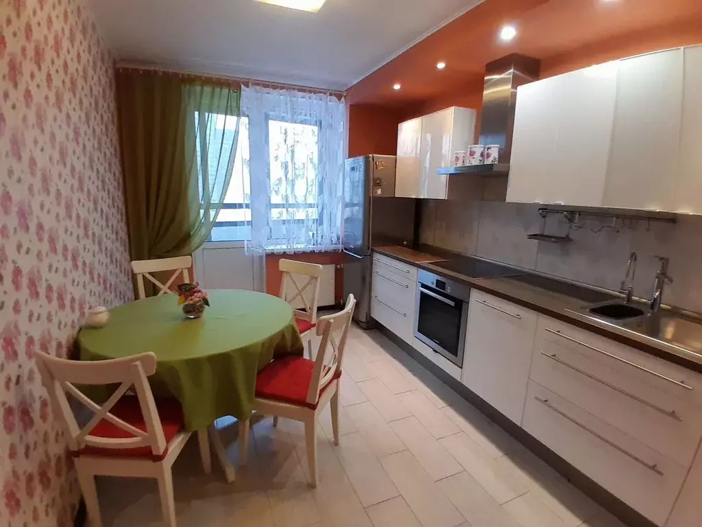 2-к кв. Санкт-Петербург ул. Оптиков, 45к1 (55.0 м) - Фото 1