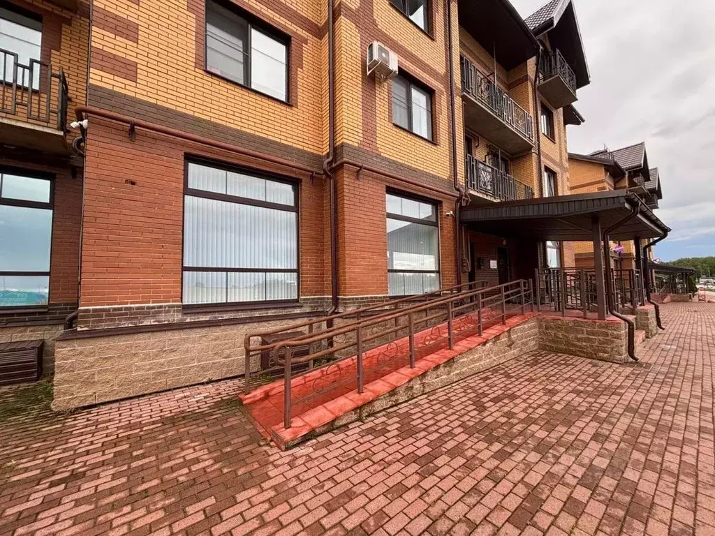 Помещение свободного назначения в Новгородская область, Великий ... - Фото 1