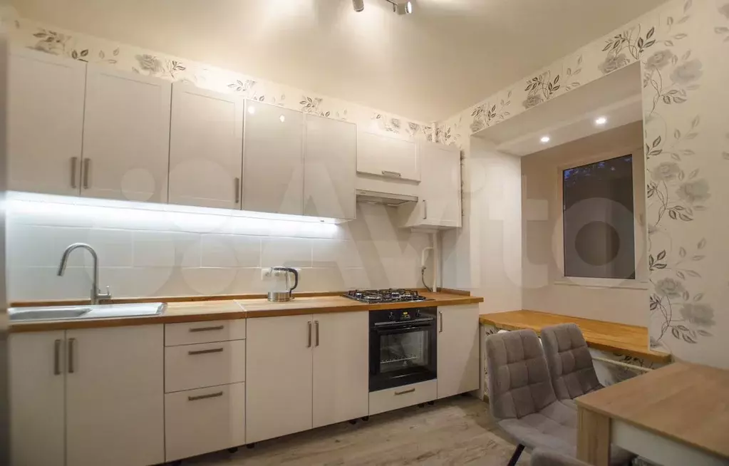 2-к. квартира, 60 м, 5/6 эт. - Фото 0