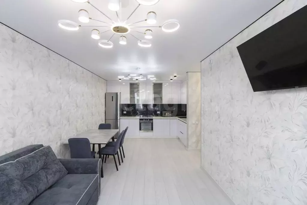 3-к кв. Тюменская область, Тюмень Харьковская ул., 72А (67.0 м) - Фото 1