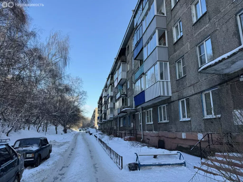 3-комнатная квартира: Новокузнецк, улица Шункова, 3 (58.3 м) - Фото 2