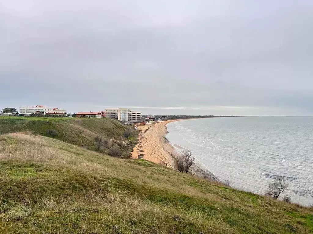 Участок в Крым, Ленинский район, Семисотское с/пос, с. Каменское ул. ... - Фото 1