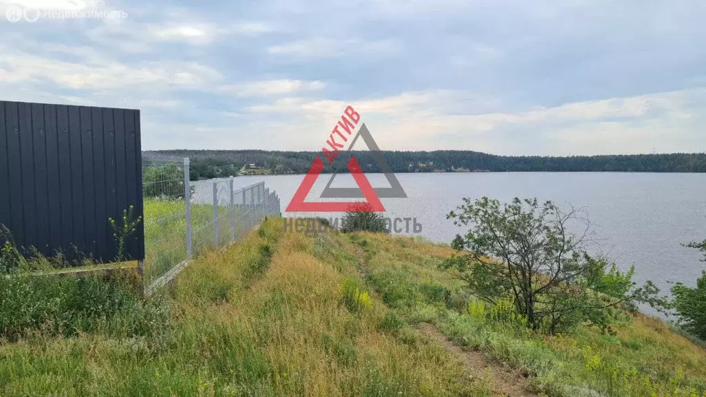 Дом в Свердловская область, Каменск-Уральский городской округ, деревня ... - Фото 0