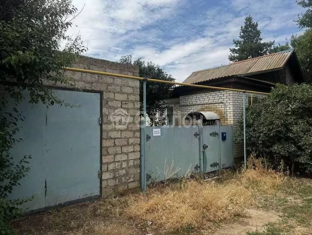 Дом в Волгоградская область, Ленинск Тракторострой пер., 32А (60 м) - Фото 0