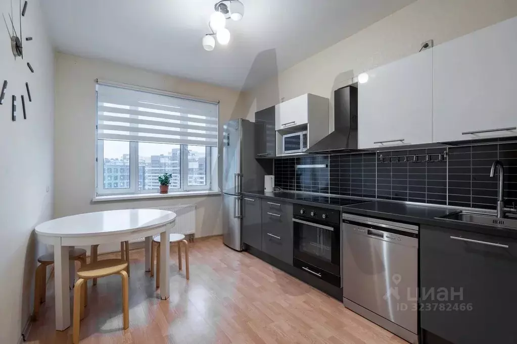 2-к кв. Ленинградская область, Мурино Всеволожский район, ул. Шоссе в ... - Фото 1