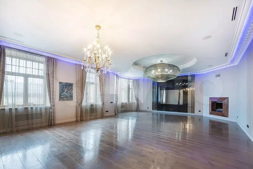 5-к. квартира, 250 м, 3/6 эт. - Фото 1