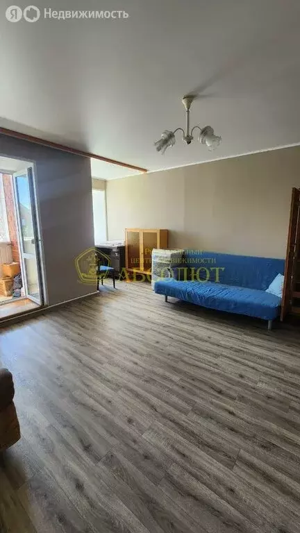 3-комнатная квартира: Ревда, улица Есенина, 5 (77.3 м) - Фото 1