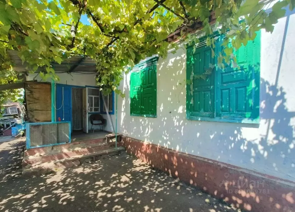 Дом в Краснодарский край, Лабинск ул. Лермонтова (38 м) - Фото 0