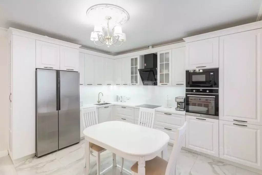 3-к кв. Тюменская область, Тюмень ул. Николая Ростовцева, 23 (81.1 м) - Фото 1