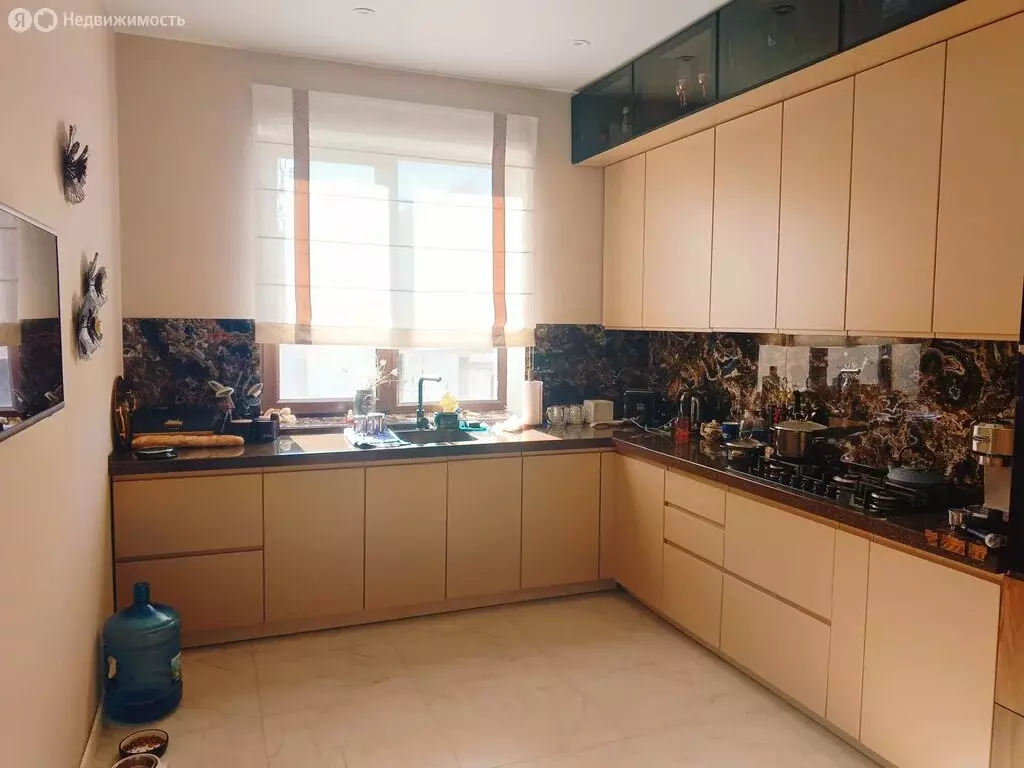 Дом в Севастополь, Лесхозная улица (193 м) - Фото 1