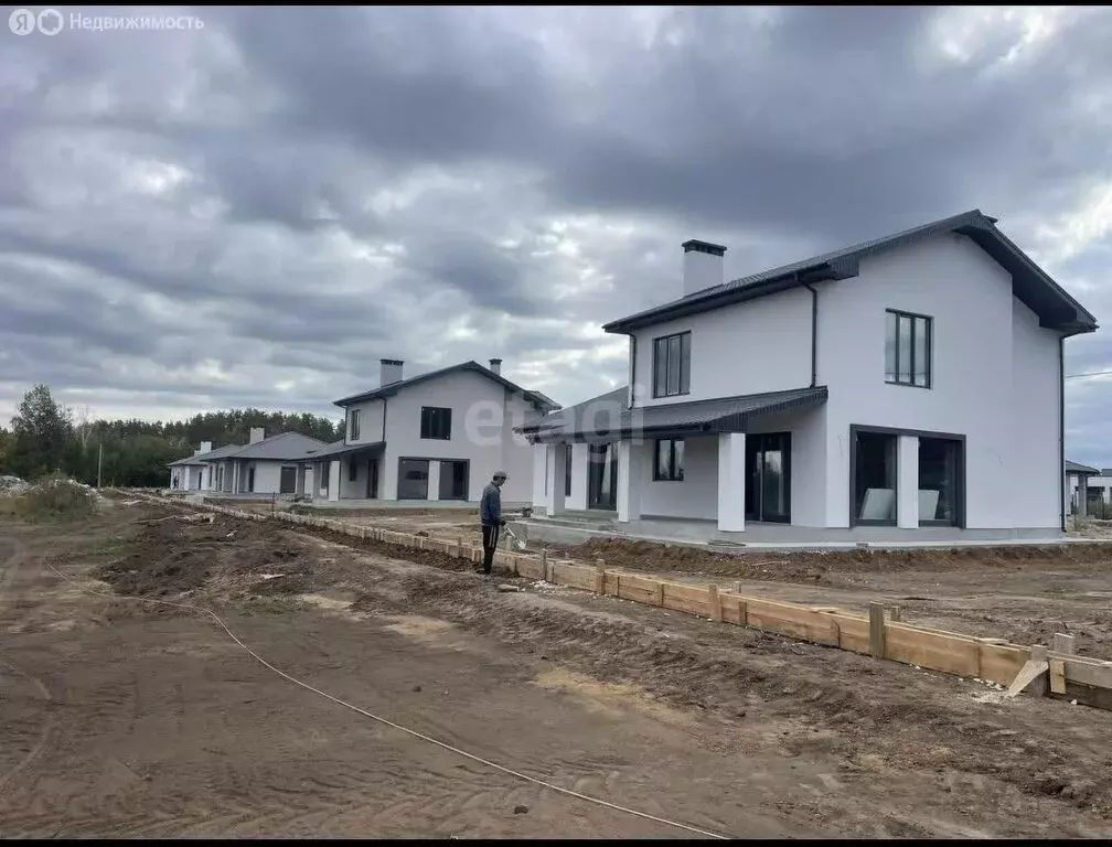 Дом в село Ягодное, Душевная улица, 9 (260 м) - Фото 1