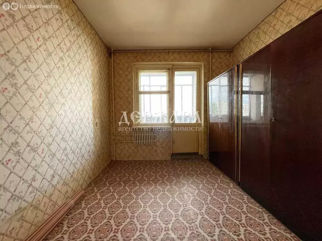 4-комнатная квартира: Старый Оскол, микрорайон Лесной, 17 (71 м) - Фото 0