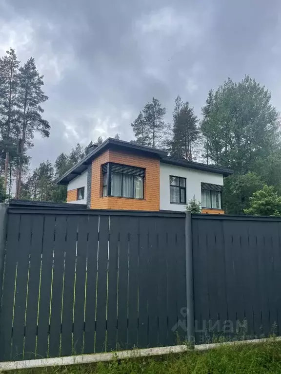 Коттедж в Ленинградская область, Выборгский район, Рощинское городское ... - Фото 1
