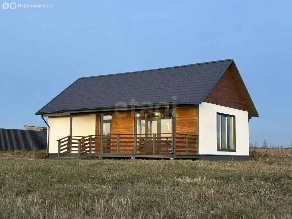 Дом в Ярославский муниципальный округ, деревня Климовское, Изумрудная ... - Фото 1