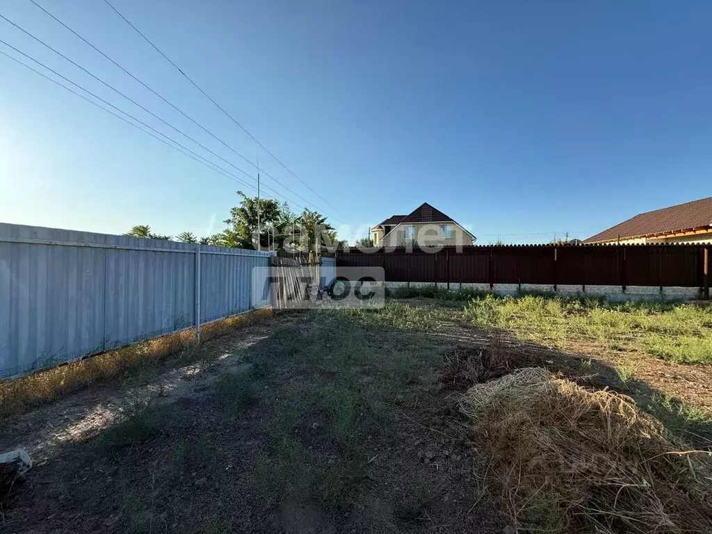 Участок в Астраханская область, Приволжский район, пос. Кирпичного ... - Фото 0